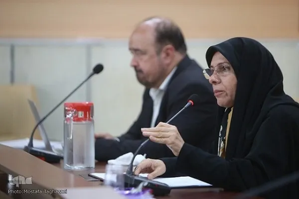 با نان‌آوری زن مشمول قَوام‌ بودن قرآن می‌شود؟/ نظر آمنه ودود درباره آیه چند همسری