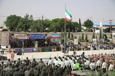 صبحگاه مشترک نیرو‌های مسلح با حضور امیر پوردستان در سمنان