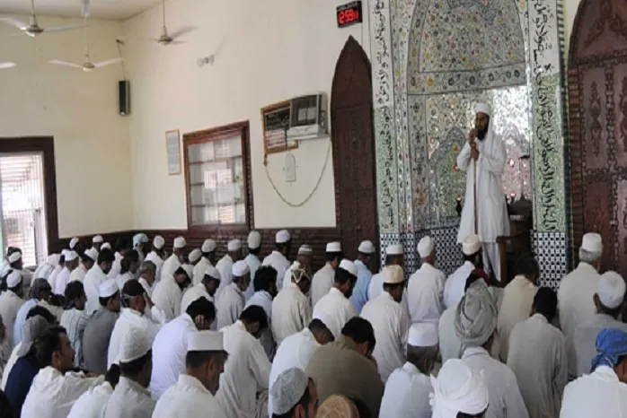 الجزائر تمنع أئمة المساجد من الفتوى