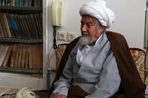 وضعیت جسمی آیت‌الله مؤمن تغییری نکرده است