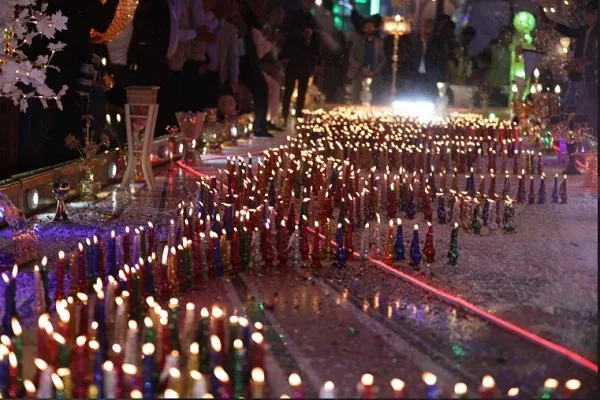 1.188 velas são acesas no nascimento do Imam Mahdi (que a paz esteja com ele)  + (fotos)