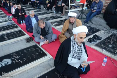 مراسم دعای عرفه در گلزارشهدای وادی رحمت تبریز