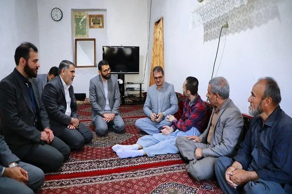 معرفی حافظان و قاريان به عنوان الگو در ترويج رفتارهای قرآنی در جامعه اثرگذار است