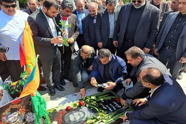 آیین عطرافشانی و تجدید میثاق با آرمان های شهدا در ساری