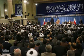 دیدار مسئولان نظام و سفرای کشورهای اسلامی با رهبر انقلاب