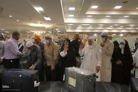 ورود نخستین گروه زائران حج تمتع ۱۴۰۵ جنوب کشور به شیراز