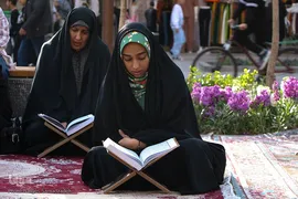 جزء‌خوانی قرآن کریم در چهارباغ اصفهان