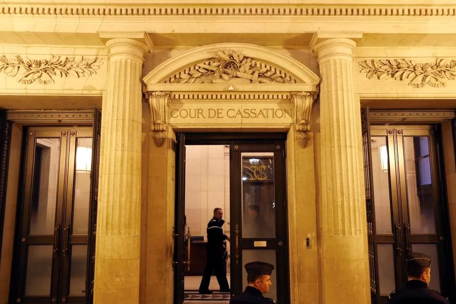 Francia: confirmada la prohibición de llevar hiyab en los tribunales de Lille