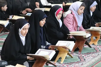 دهمین محفل انس با قرآن طرح شهید محمودی در ملایر