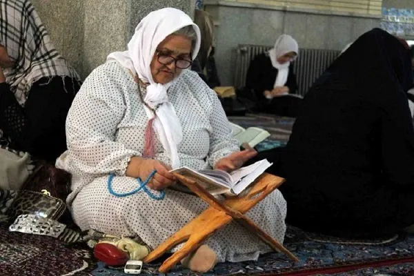 برگزاری کلاس‌های آموزش قرآن ویژه سالمندان در سقز