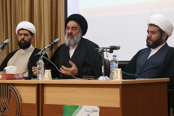 صبر و مقاومت ملت و مسئولان راهکار عبور از توطئه‌های اقتصادی دشمنان است