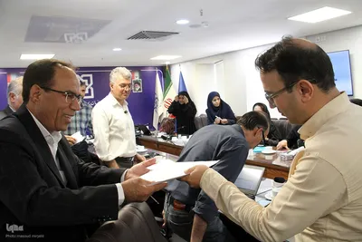 نشست خبری دریجانی مدیرکل بیه سلامت استان یزد وتجلیل از خبرنگاران