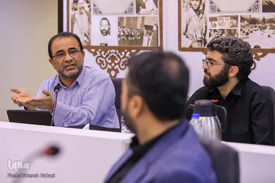 نشست هم‌اندیشی ناشران و نویسندگان انقلاب