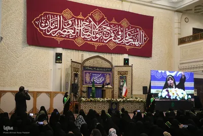 اجتماع بانوان «میثاق انقلابی» در حرم شاهچراغ (ع)