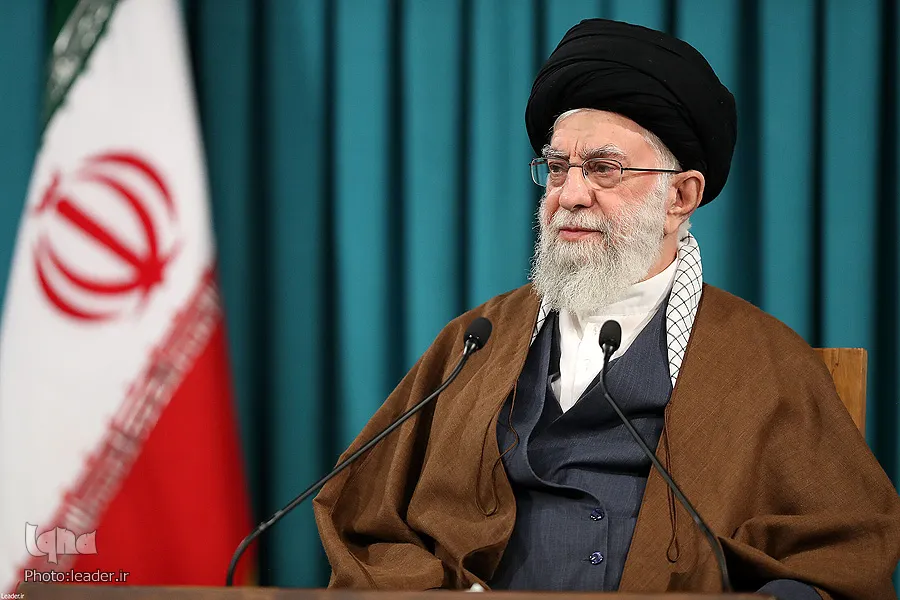 Leader Hails Iranian Nation’s Resistance against Arrogance