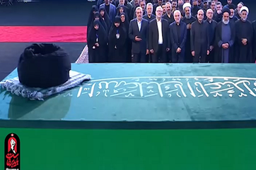 Martyr Nasrallah Family Pay Respect to Body of Martyred Leader (+Video)
