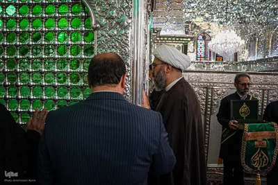 زیارت ستاد بزرگداشت دهه كرامت کشور از حرم مطهر شاهچراغ(ع)