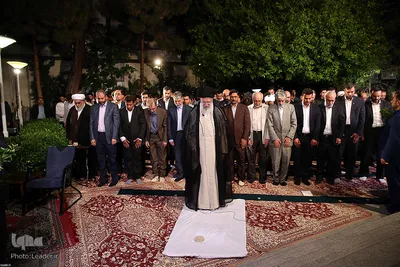 دیدار جمعی از شاعران و اهالی فرهنگ و ادب با رهبر انقلاب