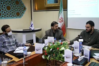 آیین رونمایی از کتاب «بخور، نخور» نوشته محمد حسن‌زاده