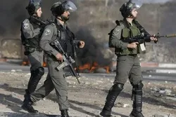 Heftige Zusammenstöße zwischen zionistischen Soldaten und Palästinensern im besetzten Al-Quds