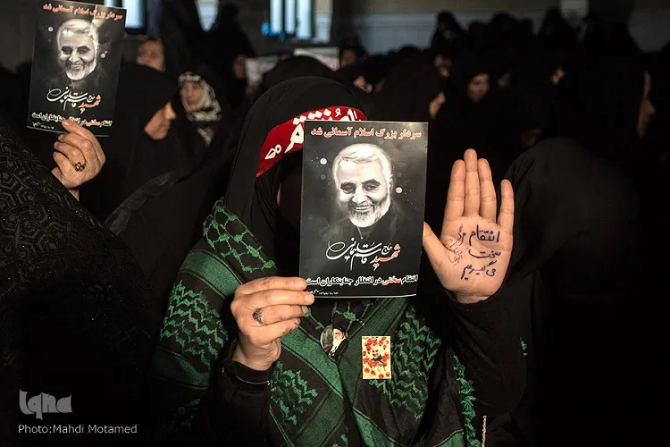 جوانان گیلانی در پی شهادت سردار سلیمانی تجمع می‌کنند