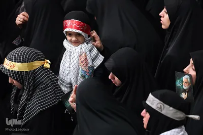 دیدار هزاران تن از مردم قم با رهبر انقلاب