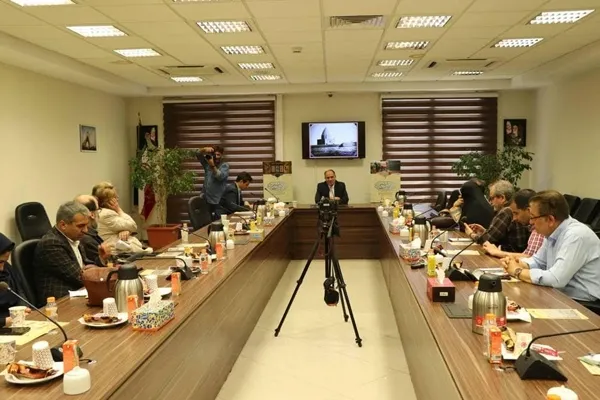 تأثیرات شگرف معنوی تخت فولاد در اصفهان و ایران