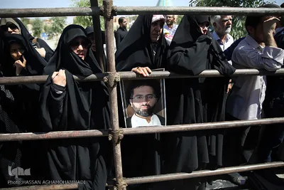 مراسم تدفین پیکر پاک مجاهد جانباز شهید حجت الاسلام سید «مهدی تقوی» از شهدای حادثه تروریستی مجلس در گلزار شهدای قم
