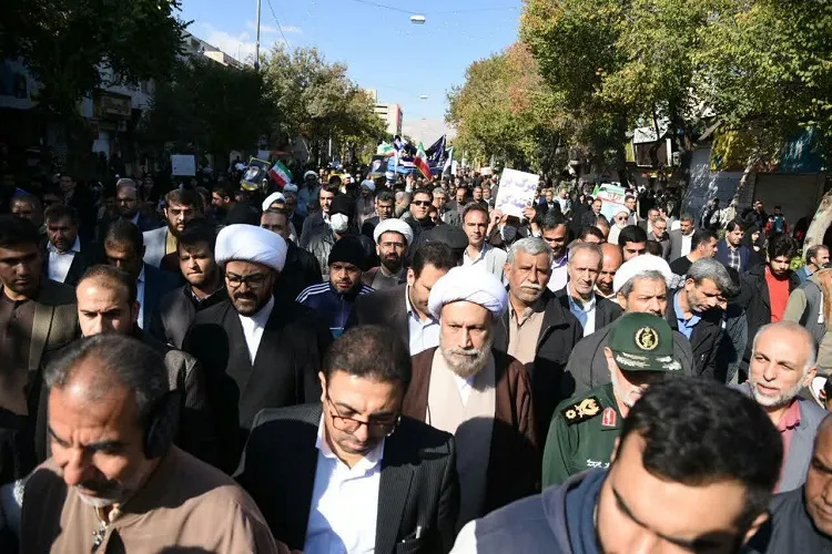 حفظ ارزش‌ها و لزوم رفع مشكلات؛ پیام حضور مردم شیراز در راهپیمایی
