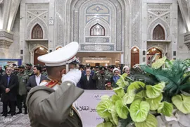 مراسم نثار تاج گل و تجدید بیعت جامعه قرآنی با آرمان‌های امام خمینی(ره) و مقام معظم رهبری