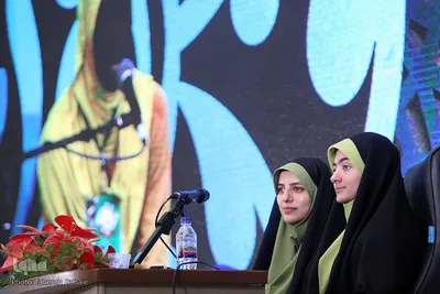 رقابت دختران در پنجمین دوره مسابقات قرآن دانش آموزان