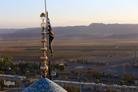 آیین تعویض پرچم گنبد آستان مسجد مقدس جمکران در آستانه ایام فاطمیه