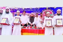 মুরাদনগরে বিশ্বজয়ী চার হাফেজকে সংবর্ধনা