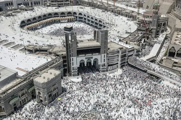 1352 تصريحاً إعلامياً لتغطية موسم الحج