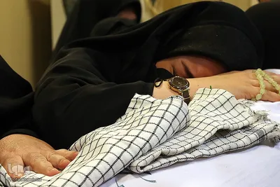 وداع خانواده سردار شهید عبدالله اسکندری با پیکر مطهر سیدالشهداء مدافعین‌حرم استان فارس
