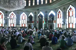Ceux qui construisent et ceux qui détruisent les mosquées
