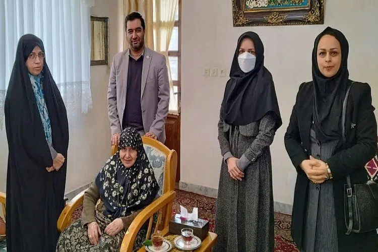 دیدار سرپرست جهاد دانشگاهی گیلان با خانواده شهید اخترشمار