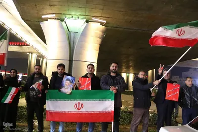 شیراز ایستاده در پای کار انقلاب اسلامی
