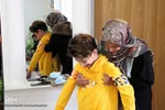 درس عشق معلم فداکار به دانش آموز کم توان جسمی