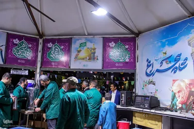 فیض خدمت در چایخانه امام رضا(ع) در شیراز
