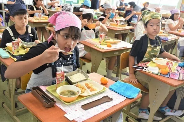 Japonya’da İki okul İlk kez helal gıda sunuyor
