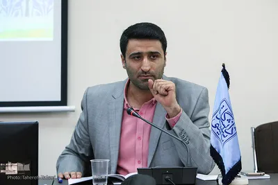 میثم سفید خوش، عضو هیات علمی گروه حکمت و کلام دانشگاه شهید بهشتی در نشست همایش مناسبات فلسفه و تمدن در جهان اسلام