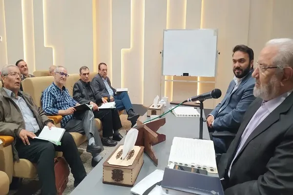 جلسه تفسیر قرآن ویژه مدیران اجرایی آذربایجان‌شرقی