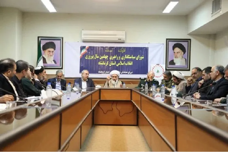 دشمن با تبلیغات گسترده سعی در تخریب دستاوردهای انقلاب دارد