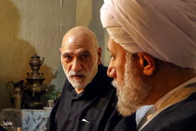 حضور آیت‌الله دژکام در منزل شهید معصومه کرباسی‎