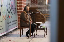 کرسی تلاوت قرآن در دانشگاه هنر اسلامی تبریز‎