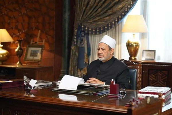 شيخ الأزهر: الخلط بين ما هو ثابت فى الدين وما هو متغير آفة تعوق التجديد
