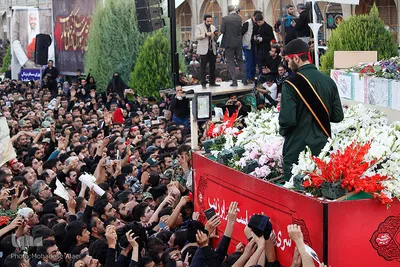 مراسم تشییع پیکر مطهر شهید حججی درمیدان امام خمینی(ره) اصفهان