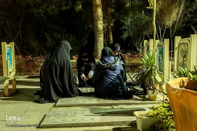 شب یلدا در گلستان شهدا