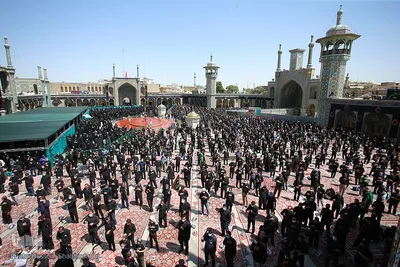 عزاداری ظهر عاشورا در حرم کریمه اهل بیت(ع)